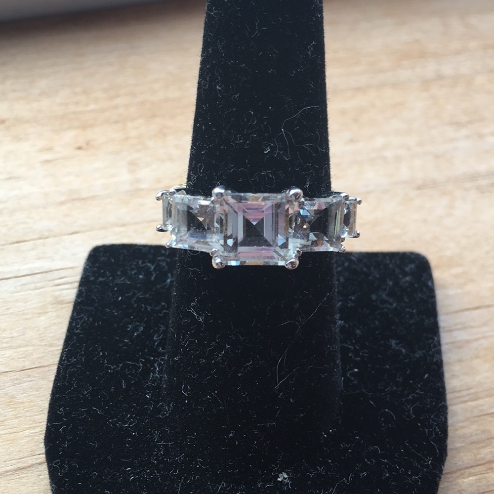 Ladies ring